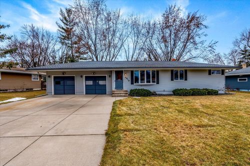 2913 Galtier Street, Roseville, MN, 55113 | Card Image