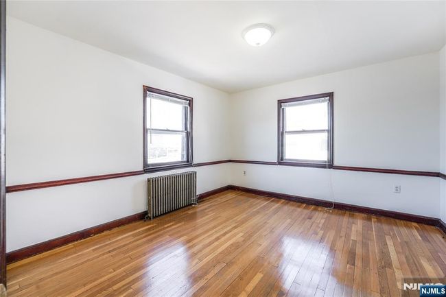 10 5 Th St, Home with 4 bedrooms, 2 bathrooms and null parking in Ridgefield Park NJ | Image 5