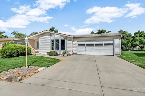 8336 Willowpark Dr, Garden City, ID, 83714-1675 | Card Image