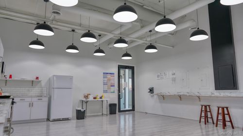 30 Commercial Ct, Plainview, NY, 11803-2415 | Card Image