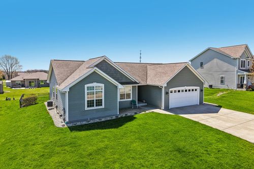 347 Homestead Dr, Twin Lakes, WI, 53181-9810 | Card Image