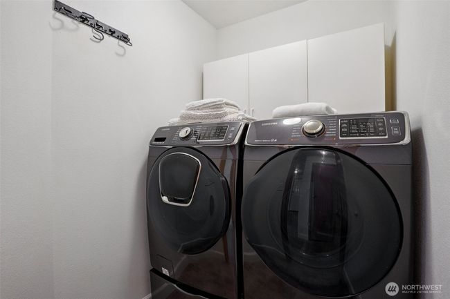 washer and dryer will stay! | Image 25