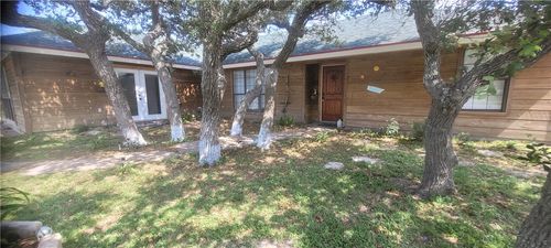 167 Shady Oak Ln, Rockport, TX, 78382-9216 | Card Image