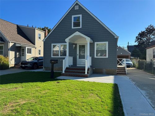 80 263rd St, Glen Oaks, NY, 11004-1516 | Card Image