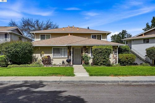 d-1494 Del Rio Cir, Concord, CA, 94518-3768 | Card Image