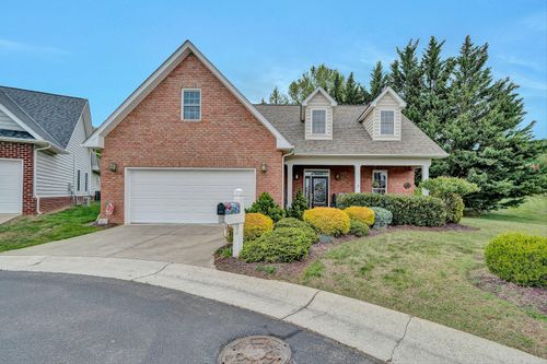 2310 Green Knoll Ln, Vinton, VA, 24179-1152 | Card Image