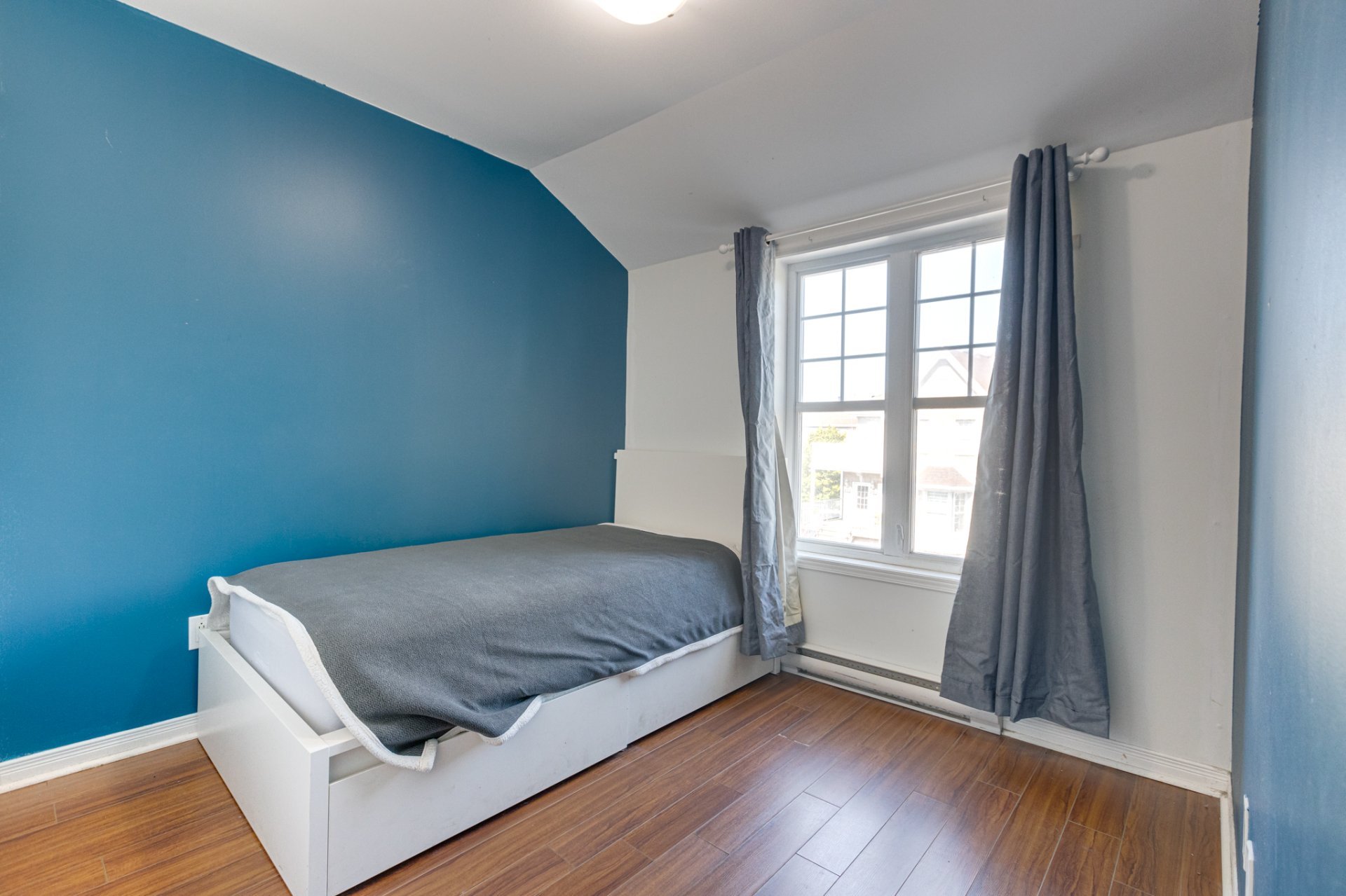 Residential Lease in Laval (Chomedey) 3