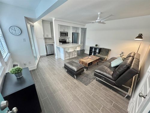 12b-412 Pacific Street, Houston, TX, 77006 | Card Image
