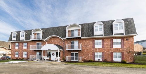 104-104 Clubhouse Dr, Washington, PA, 15301-6278 | Card Image