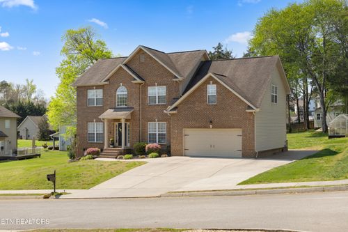 225 Caulderwood Ln, Lenoir City, TN, 37771-6876 | Card Image