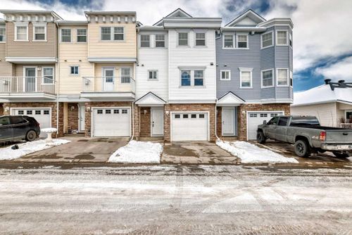 35 Tucker Cir, Okotoks, AB, T1S2J6 | Card Image