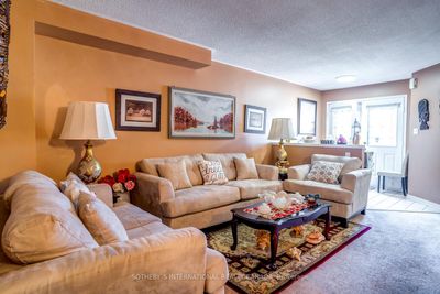 6569 Sapling Trail, House attached with 3 bedrooms, 3 bathrooms and 3 parking in Mississauga ON | Image 3