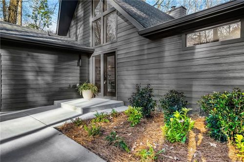 95 Lake Top Ct, Roswell, GA, 30076-3017 | Card Image
