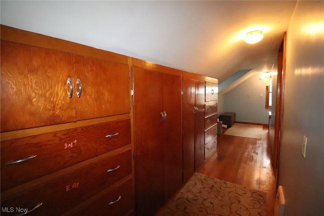 Upstairs Hallway | Image 30