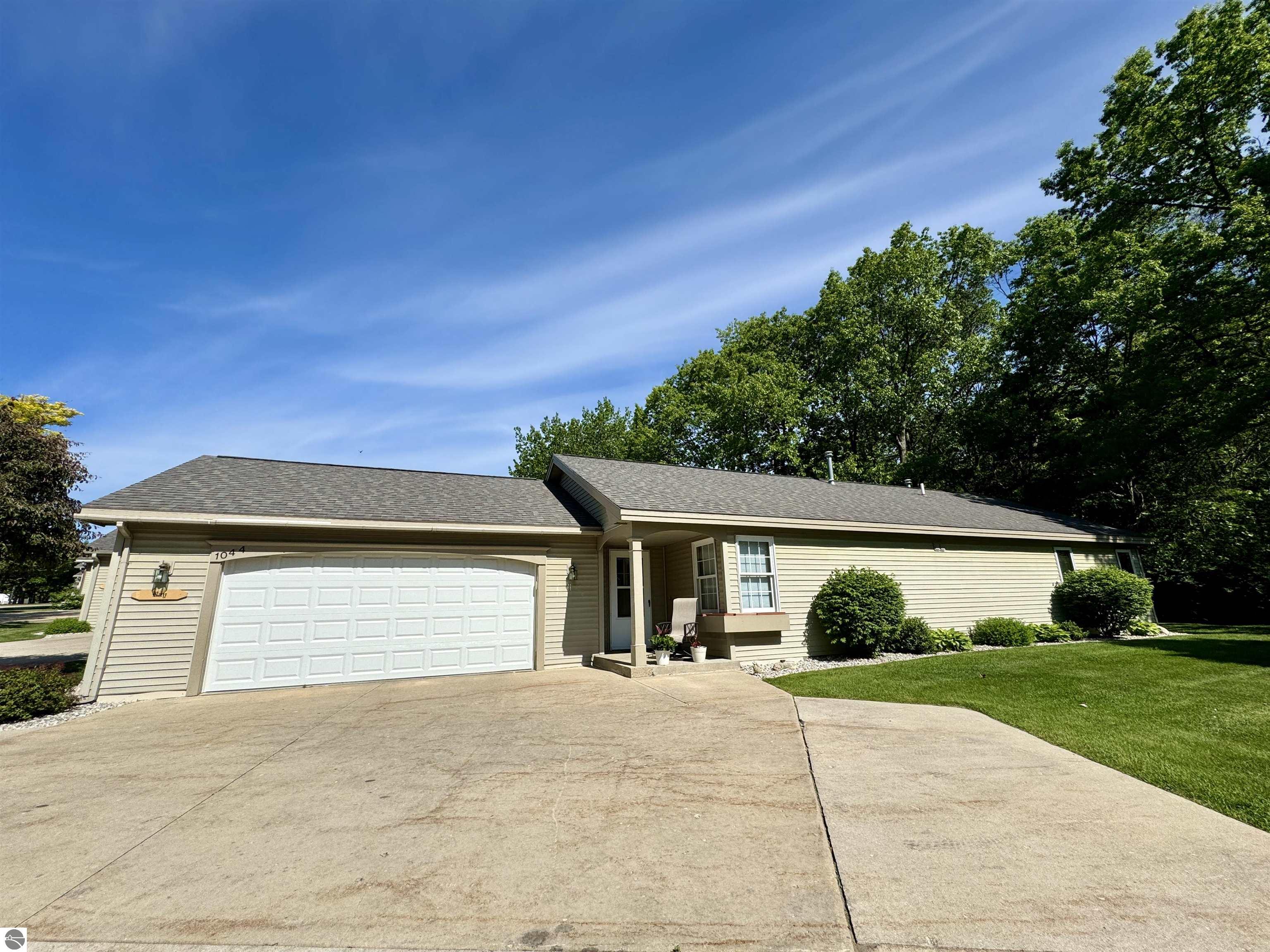 Hemingway Ln, Traverse City, MI 49686