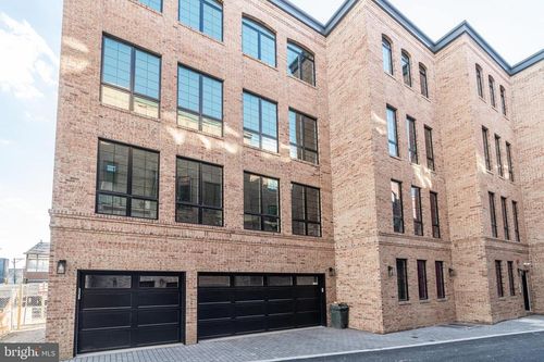 3-2412 Innovator Way, PHILADELPHIA, PA, 19146-2282 | Card Image