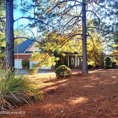 223 Longleaf Dr, West End, NC, 27376 | Card Image