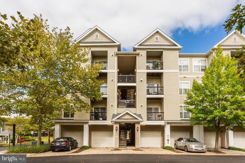 e-5105 Travis Edward Way, CENTREVILLE, VA, 20120-3053 | Card Image
