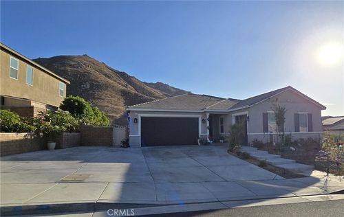 8221 Muir Ln, Riverside, CA, 92507-0031 | Card Image
