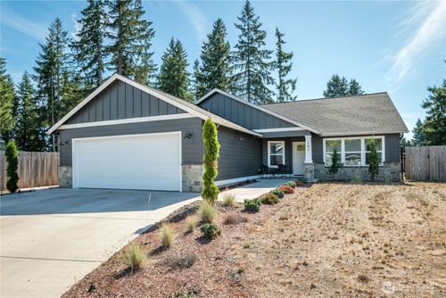 103 Andrew Ct, Castle Rock, WA, 98611-2902 | Card Image