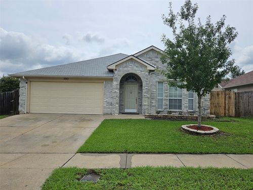 5901 Rising Meadow Drive, Arlington, TX, 76018 | Card Image
