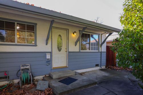 157 W North Street, Woodland, CA, 95695 | Card Image