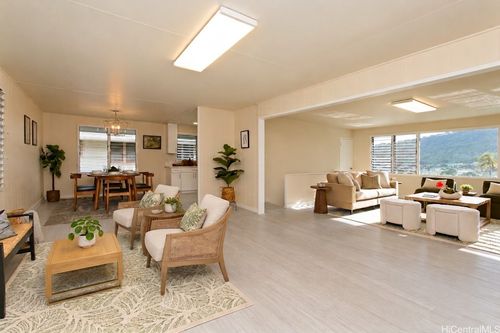 818 Alamuku St, Honolulu, HI, 96821-1712 | Card Image