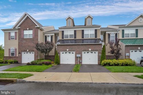 2024 Morgan Hill Dr, PENNSBURG, PA, 18073-1143 | Card Image
