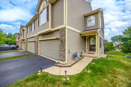 6968 Brightwater Dr, Fox Lake, IL, 60020-1065 | Card Image