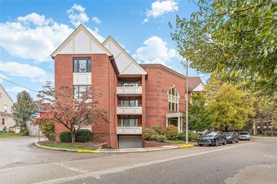 223 - 100 Denniston St, Condo with 2 bedrooms, 2 bathrooms and 1 parking in Shadyside PA | Image 2