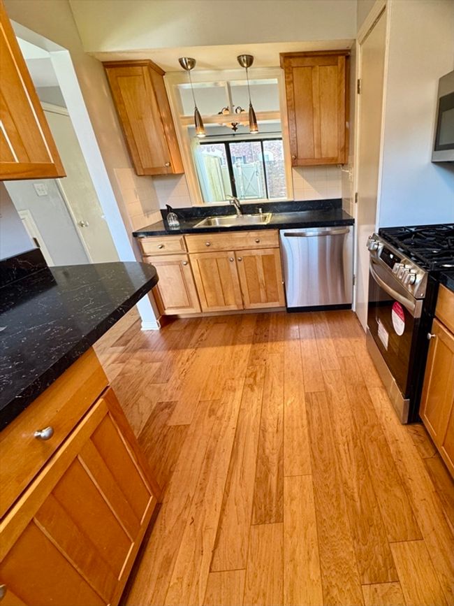 808 - 808 Windsor Dr, Condo with 1 bedrooms, 2 bathrooms and 1 parking in Framingham MA | Image 4