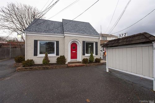 377 Fort Salonga Rd, Northport, NY, 11768-3073 | Card Image