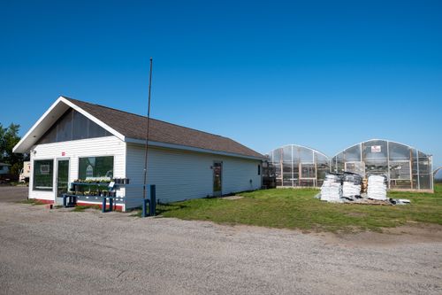 8627 Cleveland Avenue, Baroda, MI, 49101 | Card Image