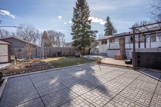 4203 58 Street Close, Home with 4 bedrooms, 2 bathrooms and 4 parking in Camrose AB | Image 38