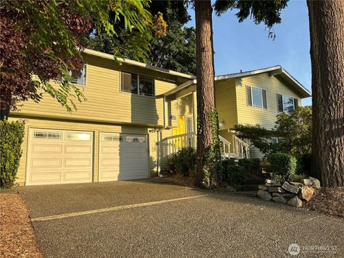 15667 Se Fairwood Blvd, Renton, WA, 98058-8637 | Card Image