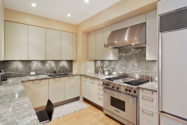 APT-16D - 159 E Walton Pl, Condo with 2 bedrooms, 2 bathrooms and 1 parking in CHICAGO IL | Image 8