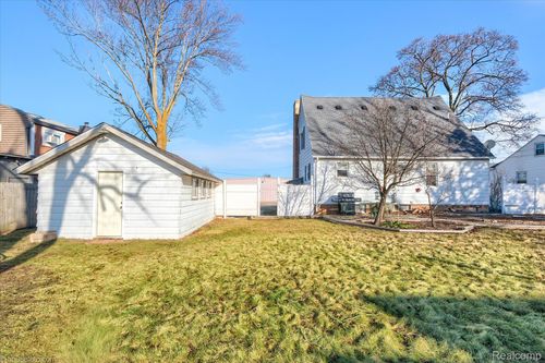 238 E Nepessing St, Lapeer, MI, 48446-2354 | Card Image