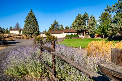 6563 Nw Homestead Way, Redmond, OR, 97756-7909 | Card Image