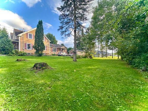 33 1ière Av, Windsor, QC, J1S2A2 | Card Image