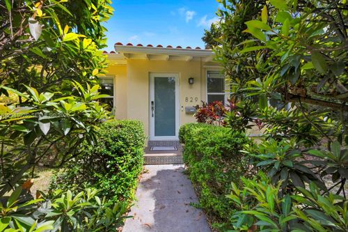 829 Medina Ave, Coral Gables, FL, 33134-2417 | Card Image