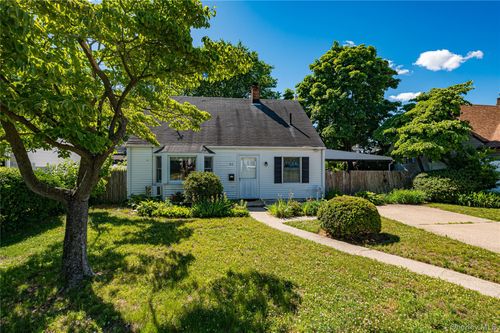 93 Barnyard Lane, Hempstead, NY, 11756 | Card Image