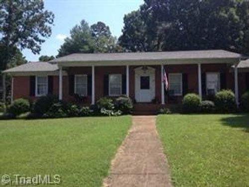 607 Blessing Dr, Dobson, NC, 27017-8718 | Card Image