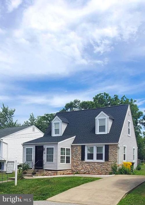 211 Lake Rd, PASADENA, MD, 21122-3116 | Card Image
