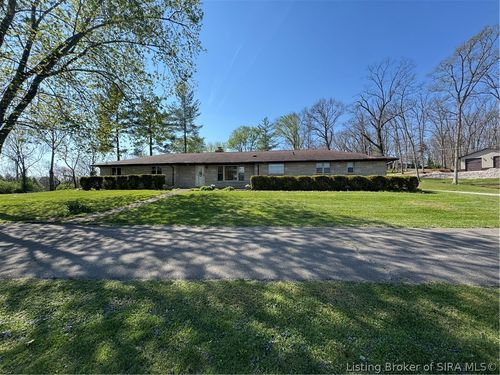 101 Oakwood Dr, Salem, IN, 47167-9203 | Card Image