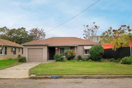 528 S Minaret Ave, Turlock, CA, 95380-4928 | Card Image