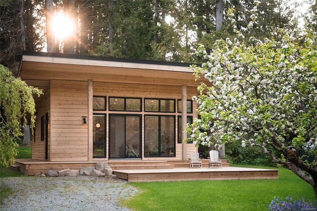 585 Wildwood Cres, House other with 1 bedrooms, 1 bathrooms and 3 parking in Gabriola Island BC | Image 54