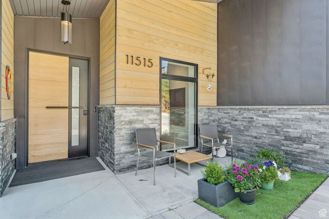 Entrance to property with stone siding | Image 68