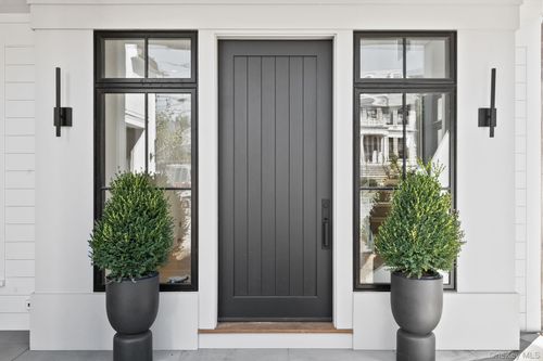 48 Lexington Ave, Greenwich, CT, 06830-5739 | Card Image