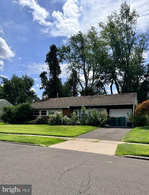 4374 Concord Dr, FEASTERVILLE TREVOSE, PA, 19053-6717 | Card Image