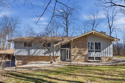 332 Glenview Ln, Grafton, WI, 53024-9709 | Card Image